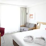 Hotel Novotel Paris Orly Aéroport 4*