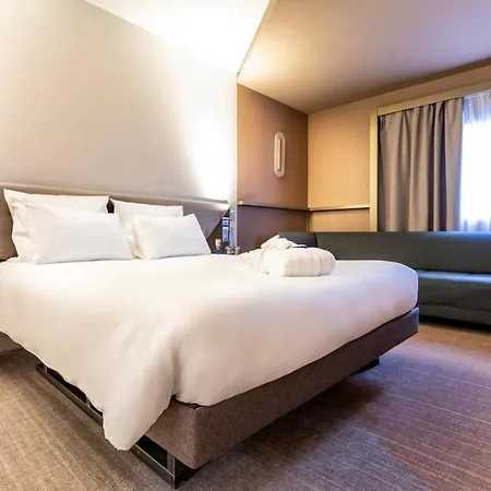Hotel Novotel Paris Orly Aéroport 4*